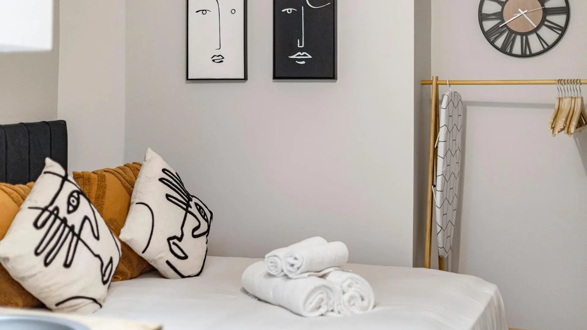 Chic City Pad: Modern Studio Retreat London United Kingdom